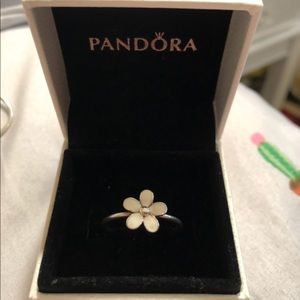 RETIRED •PANDORA• Darling Daisy ring.